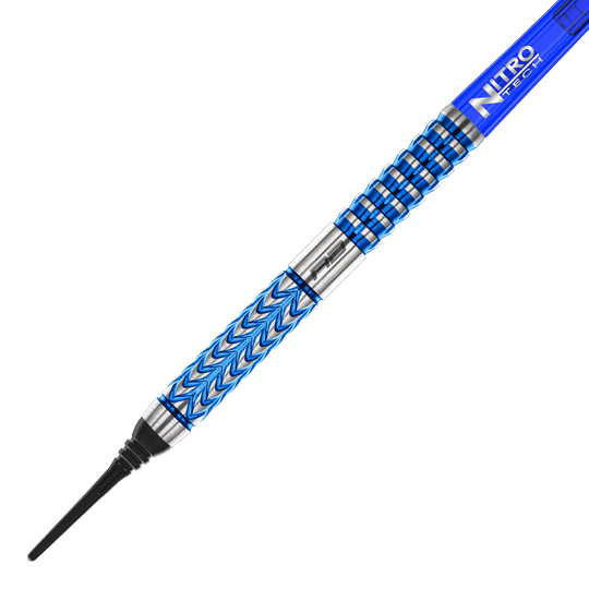 Red Dragon Gerwyn Price Glacier Softdarts - 18g Das Bild zeigt einen Red Dragon Gerwyn Price Glacier Softdart mit einem Gewicht von 18g. Der Dart hat ein auffälliges blau-silbernes Design und eine schwarze Kunststoffspitze.