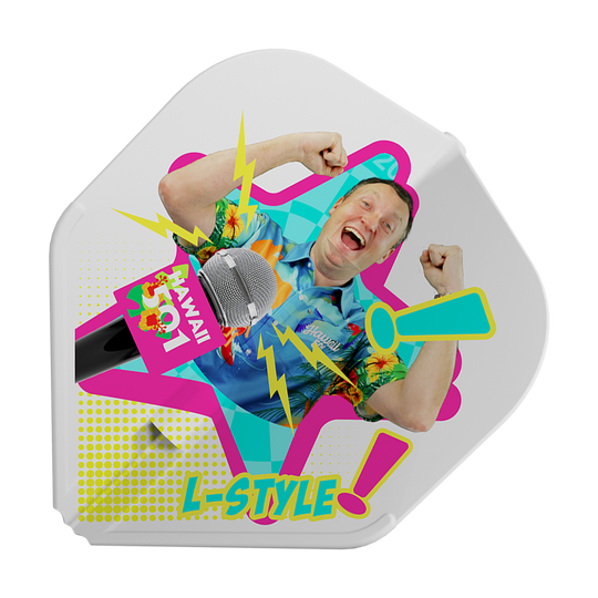 Letky Wayne Mardle typu L-Style Type B L1EZ White Das Bild zeigt das Produkt "L-Style Wayne Mardle Type B L1EZ White Flights" mit einem bunten Design. In der Mitte ist eine fröhliche Person abgebildet, umgeben von Mikrofon, Blitzen und dem Schriftzug "L-Style".