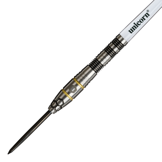 Ocelové šipky Unicorn Hexium Style 01 Černé a zlaté Auf diesem Foto sind die Unicorn Hexium Style 01 Black & Gold Steeldarts zu sehen. Die Darts heben sich durch ihr elegantes Design in Schwarz und Gold hervor.