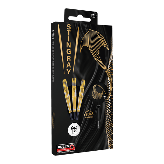 Die Abbildung zeigt die Verpackung der "Bulls Stingray ST4 Steeldarts". Auf der schwarzen Verpackung sind drei goldfarbene Darts sowie ein stilisierter Stachelrochen und Schriftzüge in Gold zu sehen.