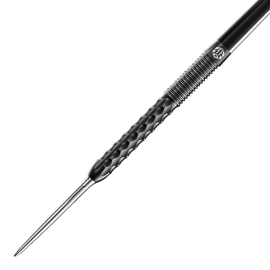 Ocelové šipky Caliburn Sword S1 Das Bild zeigt einen Caliburn Sword S1 Steeldart. Der Dartpfeil hat eine silberne Spitze und einen schwarz strukturierten Griff.