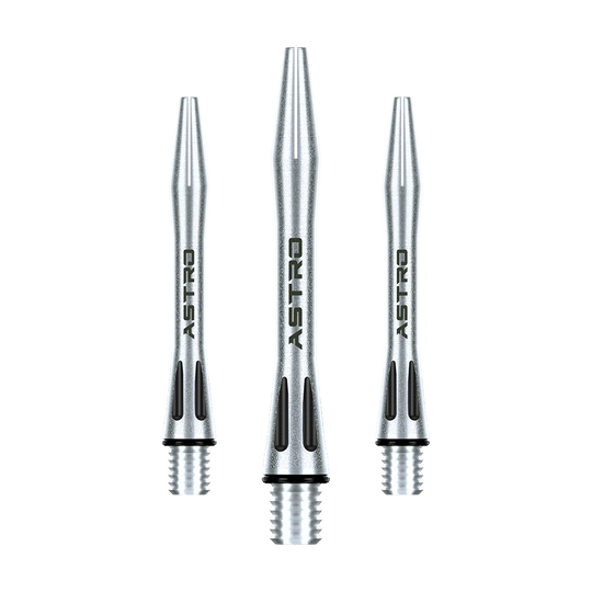 Das Bild zeigt drei silberne Winmau Astro Aluminium Shafts mit schwarzem Akzent. Auf jedem Shaft steht das Wort "ASTRO" geschrieben.