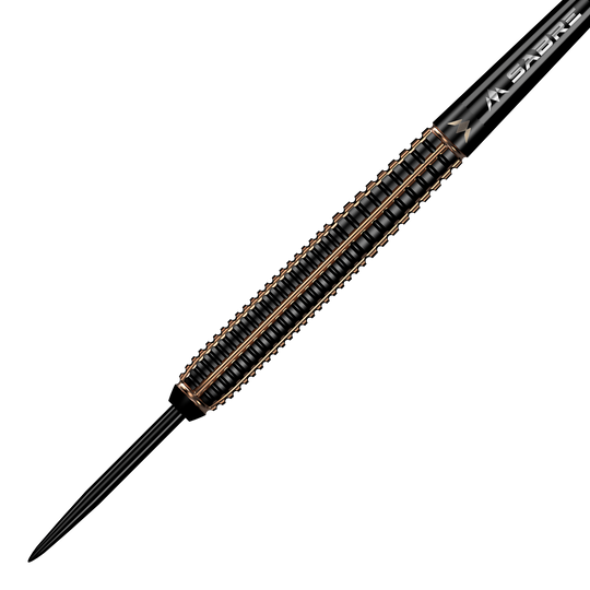 Das Bild zeigt einen Mission Scorpion Steeldart mit schwarzem und goldenem Design. Der Dart hat eine gerillte Oberfläche und eine scharfe Stahlspitze.
