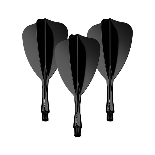 Auf dem Bild sind drei schwarze Dartflights mit Schaft zu sehen. Sie sind gleichmäßig angeordnet und sehen modern und hochwertig aus.