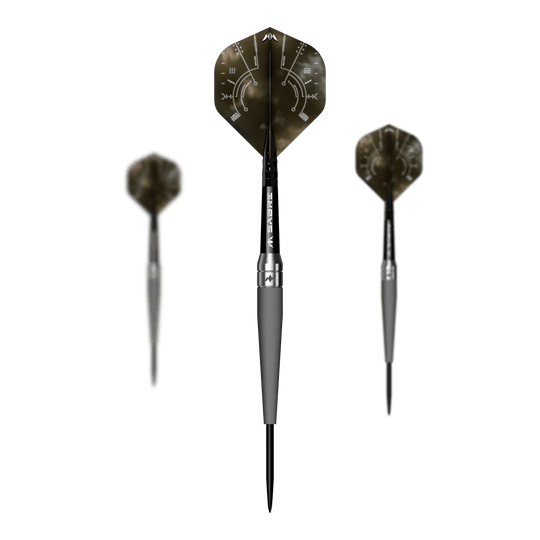 Ocelové šipky Mission Saturn Titan Das Bild zeigt drei Steeldarts des Produkts „Mission Saturn Titan“. Die Darts haben eine schwarze Spitze, einen silbernen Körper und auffällige Flights mit einem futuristischen Design.