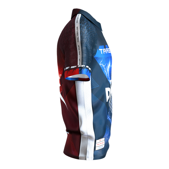 Tričko Target Coolplay Phil Taylor 2025 s motivem šipky Das Bild zeigt das "Target Coolplay Phil Taylor 2025 Dartshirt" von der Seite. Das Shirt ist in Blau- und Rottönen mit dynamischen Mustern gestaltet.