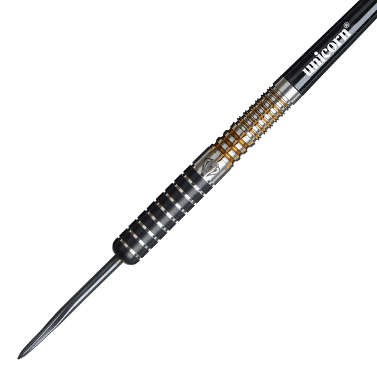 Ocelové šipky Unicorn Maestro Jeffrey De Zwaan fáze 3 Das Bild zeigt einen Unicorn Maestro Jeffrey De Zwaan Phase 3 Steeldart. Der Dart hat ein silber-schwarzes Design mit goldenen Akzenten und der Aufschrift "unicorn" auf dem Schaft.
