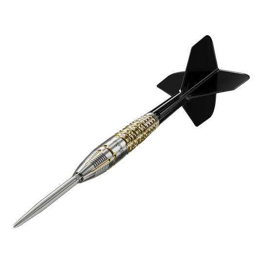 Šipky Target Black Marque Warrior Swiss Point Steel Das Bild zeigt einen Target Black Marque Warrior Swiss Point Steeldart. Der Dart hat eine silberne Spitze, einen gold-silbernen Griff und schwarze Flights.