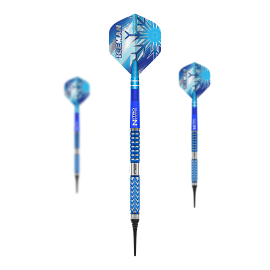 Red Dragon Gerwyn Price Glacier Softdarts - 18g Das Bild zeigt drei Softdarts des Modells "Red Dragon Gerwyn Price Glacier" mit einem Gewicht von 18g. Die Darts sind hauptsächlich blau und haben auffällige Flights mit Eis- und Schneeflockenmotiven.