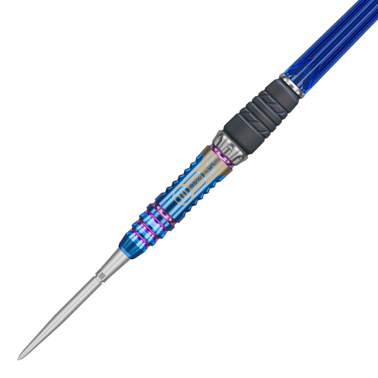 Zu sehen sind die Target Japan Rising Sun GEN10 Swiss Point Steeldarts. Die Darts sind aus verschiedenen Winkeln fotografiert.