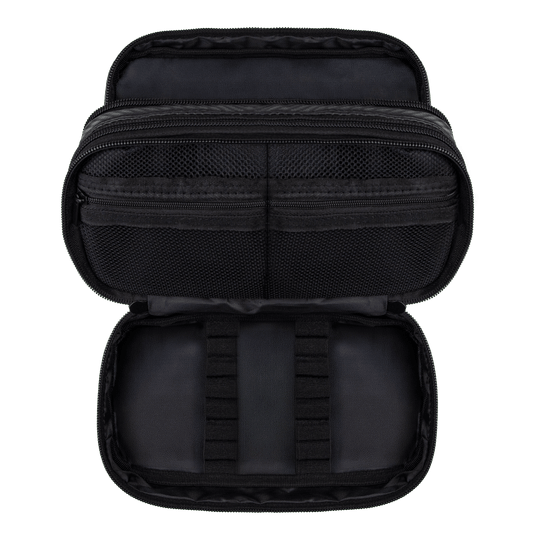 Hier ist das Bulls NL Carbon Wallet abgebildet. Diese Carbon-Brieftasche bietet sicheren Platz für Dartartikel.