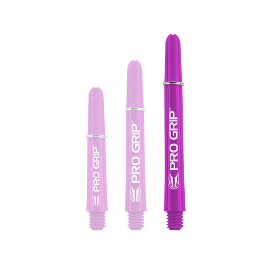 Target Pro Grip Shafts – 3 sady – fialová Das Bild zeigt drei lilafarbene PRO GRIP Dartschäfte in unterschiedlichen Längen. Sie sind nebeneinander angeordnet und haben jeweils weiße Schrift und Markierungen.
