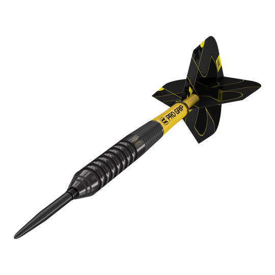 Ocelové šipky Target Bolide Void 02 Swiss Point Das Bild zeigt einen Target Bolide Void 02 Swiss Point Steeldart. Der Dart ist schwarz mit gelben Akzenten und hat ein modernes, gerilltes Design.