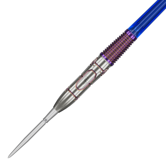 Das Bild zeigt einen Target Japan Haruki Muramatsu Rising Sun GEN9 Steeldart mit einem Gewicht von 23g. Der Dart hat ein auffälliges Design mit silberner Spitze, violetten Akzenten und einem blauen Schaft.