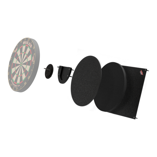 Das Bild zeigt das Produkt "Bulls NL Dartboard Silencer" in einer Explosionszeichnung. Die verschiedenen Teile sind einzeln dargestellt, darunter das Dartboard und mehrere schallabsorbierende Schichten.