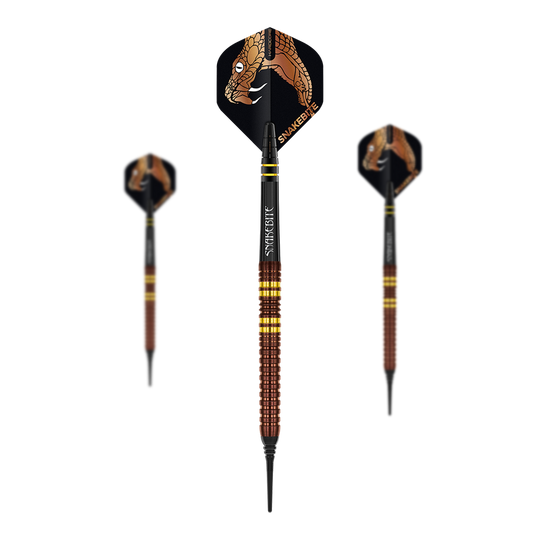 Šipky Red Dragon Peter Wright Copper Fusion Soft - 20g Das Bild zeigt drei Softdarts des Modells „Red Dragon Peter Wright Copper Fusion“ mit 20 Gramm Gewicht. Die Flights sind mit einem Schlangenkopf und dem Schriftzug „Snakebite“ verziert.