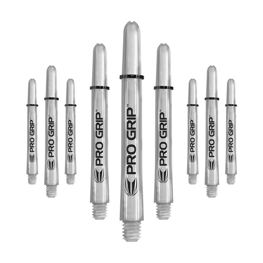 Target Pro Grip Shafts - 3 sady - Transparentní Das Bild zeigt neun transparente Pro Grip Shafts für Dartpfeile. Die Shafts haben eine Länge von 48 mm und sind mit schwarzem Schriftzug und Logo versehen.