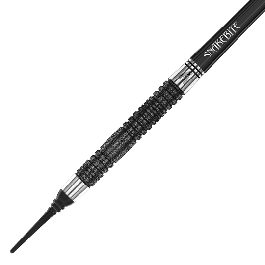 RD2411_Red_Dragon_Peter_Wright_Double_World_Champion_SE_Black_Softdarts_2 Das Bild zeigt einen schwarzen Softdart mit einem strukturierten Griff und silbernen Akzenten. Auf dem oberen Teil des Darts steht das Wort "SNAKEBITE".