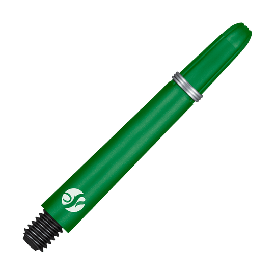 Karbonové násady Shot Koi - zelené Dies ist ein grüner Dart-Schaft mit einem Metallring und einem schwarzen Gewinde. Er hat ein weißes Logo am unteren Ende.