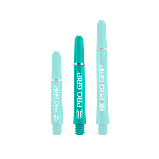 110847_Target_Pro_Grip_Shafts_Aqua_41mm_1 Auf dem Bild sind drei türkisfarbene Pro Grip Shafts in unterschiedlichen Längen zu sehen. Alle drei Shafts haben die Aufschrift "PRO GRIP" in weißer Farbe.
