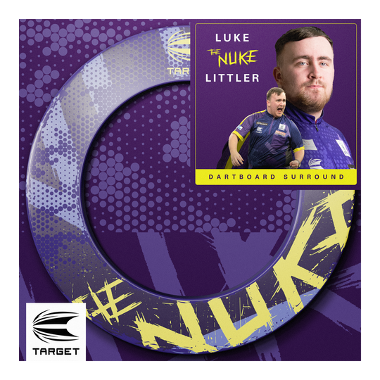 Obvodový terč Target Luke Littler The Nuke Das Bild zeigt das Produkt "Target Luke Littler The Nuke Dartboard Surround" in lila und gelben Farben. Auf der Verpackung sind Fotos von Luke Littler sowie das Target-Logo abgebildet.