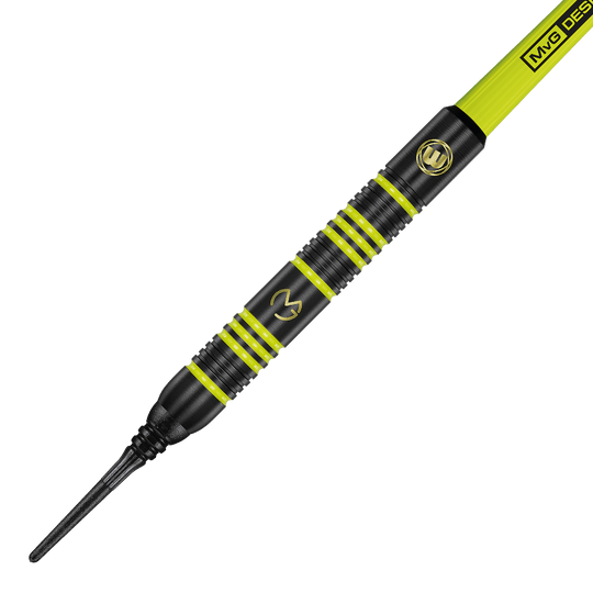 2237_Winmau_Michael_Van_Gerwen_MvG_Ambition_Softdarts_2 Das Bild zeigt einen Winmau Michael Van Gerwen MvG Ambition Softdart mit einem Gewicht von 20 g. Der Dart ist schwarz mit auffälligen gelb-grünen Akzenten verziert.