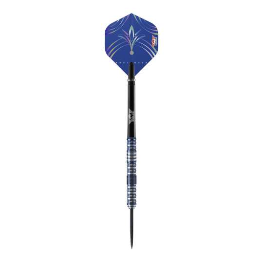 Bulls NL Silvian Steeldarts Das Bild zeigt einen Bulls NL Silvian Steeldart. Der Dart hat eine blaue Flights und einen silber-blauen Schaft mit Rillen.