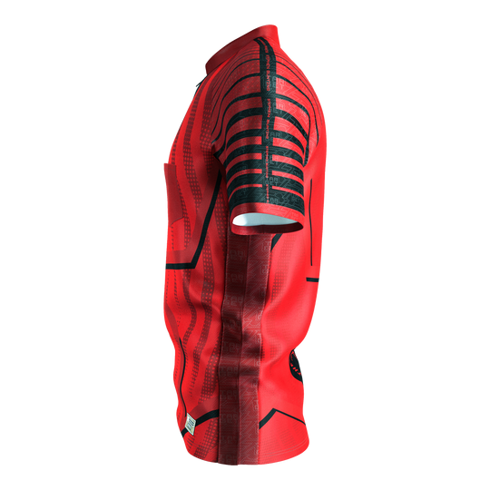 Tričko Target Coolplay Stephen Bunting 2025 s motivem šipky Das Bild zeigt ein rotes Dartshirt mit schwarzen Linienmustern auf Ärmel und Körper. Es handelt sich um das "Target Coolplay Stephen Bunting 2025 Dartshirt".