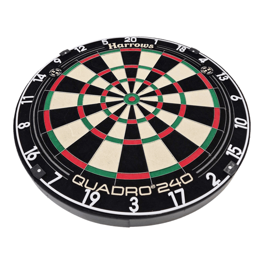 Ocelový terč Harrows Quadro 240 Das Bild zeigt das Steeldartboard "Harrows Quadro 240". Die Dartscheibe ist rund und in verschiedene farbige Segmente unterteilt.