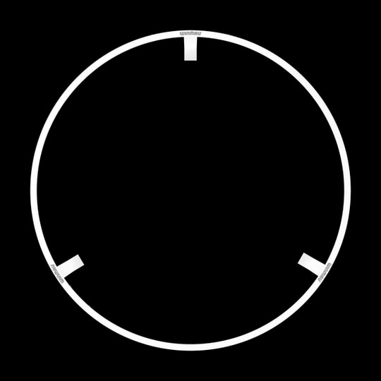 BALÍČEK Winmau Plasma Ice LED osvětlení a prostorový zvuk Das Bild zeigt einen runden LED-Beleuchtungsring von Winmau. Der Ring ist für die Beleuchtung und Umrandung eines Dartboards gedacht.