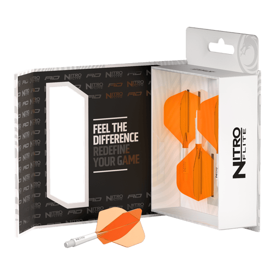 Abgebildet ist der Red Dragon Nitroflite White Shaft Orange Flights No2. Der Dart-Schaft ist weiß und die Flights sind orange.