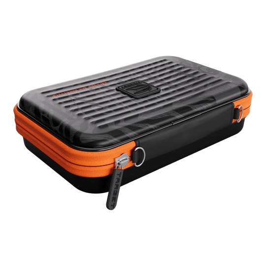 Pouzdro na šipky Takoma XL Ghost Series Raymond Van Barneveld Abgebildet ist das Takoma XL Ghost Series Raymond Van Barneveld Dartcase. Die Darttasche zeichnet sich durch ihr modernes Design und ihre Funktionalität aus.