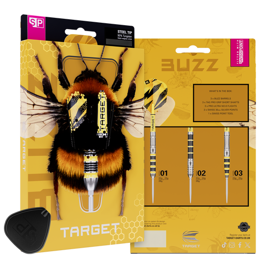 Ocelové šipky Target Buzz 02 Swiss Points Abgebildet sind die Target Buzz 02 Swiss Points Steeldarts. Die Darts liegen ordentlich angeordnet auf hellem Hintergrund.