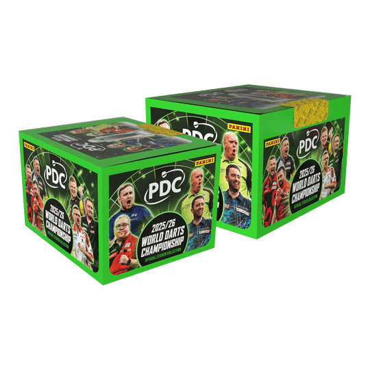 Panini PDC World Darts Championship 2025/26 - Mega balíček v měkké vazbě se dvěma krabičkami se samolepkami Das Bild zeigt das Panini PDC World Darts Championship 2025/26 Softcover Mega Bundle mit zwei Stickerboxen. Es handelt sich um ein Sammelalbum und zwei Stickerboxen für Dart-Fans.