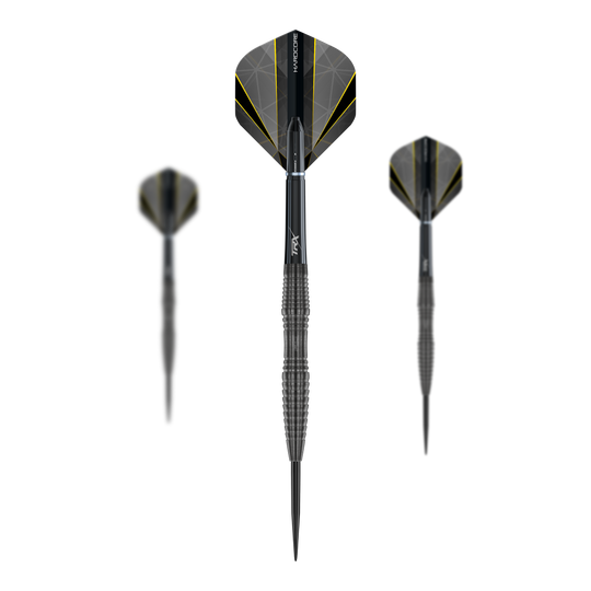 Ocelové šipky Red Dragon Seren 3 Onyx Das Bild zeigt drei Steeldarts des Modells "Red Dragon Seren 3 Onyx". Die Darts haben ein schwarz-gelbes Design und sind mit geriffeltem Griff versehen.