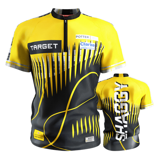 Tričko Target Coolplay Scott Williams 2025 s logem na šipky Das Bild zeigt das "Target Coolplay Scott Williams 2025 Dartshirt" in Gelb und Schwarz mit auffälligem Muster. Auf der Rückseite steht groß das Wort "SHAGGY".