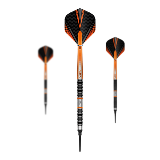 Šipky Red Dragon Amberjack 18 měkkých - 20g Das Bild zeigt drei Softdarts des Modells „Red Dragon Amberjack 18 Softdarts - 20g“. Die Darts sind überwiegend orange und schwarz mit silbernen Rillen am Griff.