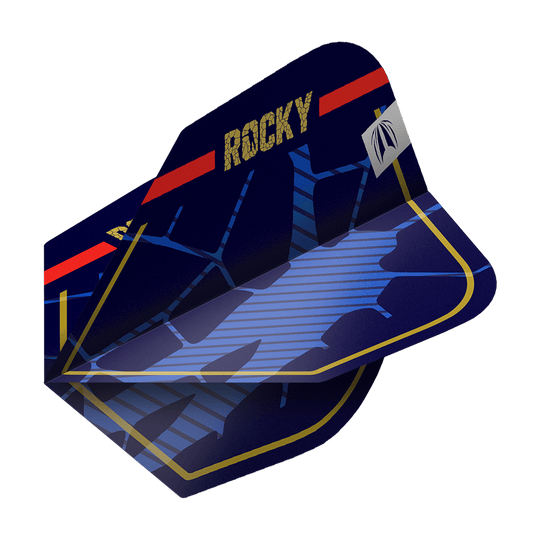 Letky Target Pro Ultra Josh Rock GEN1 č. 6 - 3 sady Das Bild zeigt das Produkt "Target Pro Ultra Josh Rock GEN1 No6 Flights - 3 Sets". Die Dartflights sind dunkelblau mit goldener Umrandung, rotem Streifen und der Aufschrift "ROCKY".