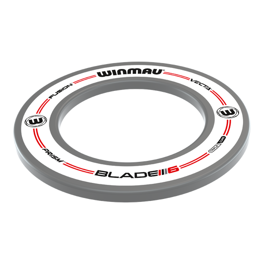 Das Bild zeigt einen weißen Dartboard Surround von Winmau mit der Aufschrift „Pro-Line Original“. Der Ring ist rund, hat rote und schwarze Akzente und dient zum Schutz der Wand um die Dartscheibe.