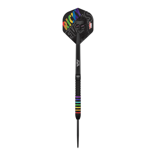 Ocelové šipky Bulls NL Ricky Evans Rapid 95 Zu sehen ist das Produkt Bulls NL Ricky Evans Rapid 95 Steeldarts - 23g. Die Aufnahme fokussiert auf die Optik des Dartpfeils.