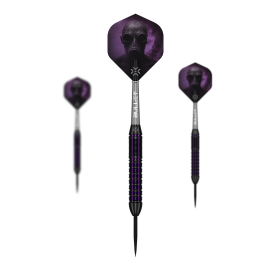 Šipky Bullet Toxic Brass Steel - 23g Das Bild zeigt das Set Bullet Toxic Brass Steeldarts - 23g. Das Set enthält mehrere Steeldart-Pfeile aus Messing.