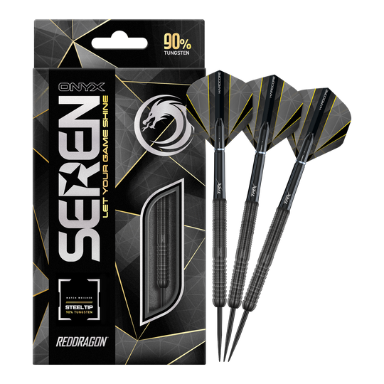Das Bild zeigt die "Red Dragon Seren 1 Onyx Steeldarts" mit einer eleganten schwarzen Verpackung. Rechts daneben sind drei schwarze Steeldarts abgebildet.
