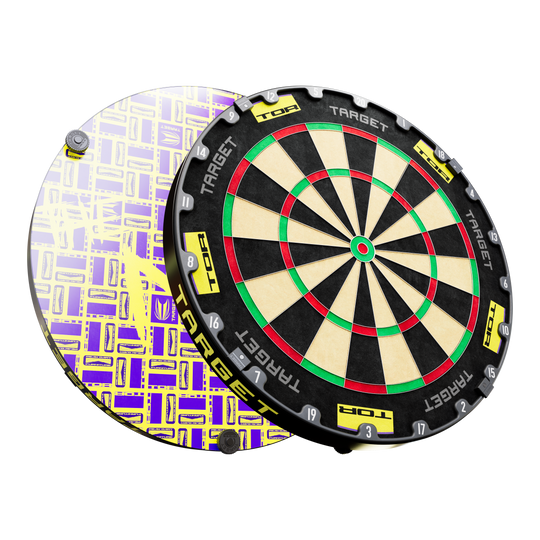 Auf dem Bild ist ein Steeldartboard-Bundle mit einer schwarzen und gelben Umrandung zu sehen. Im Hintergrund erkennt man eine auffällige, lila-gelbe Motivscheibe mit grafischem Muster.