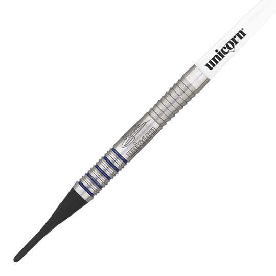 04771_Unicorn_Silver_Star_Var2_Gary_Anderson_Softdarts_2 Das Bild zeigt einen Softdart der Marke Unicorn, Modell "Silver Star Var.2 Gary Anderson". Der Dart hat einen silbernen Schaft mit blauen Rillen und einen weißen Flight mit dem Aufdruck "unicorn".
