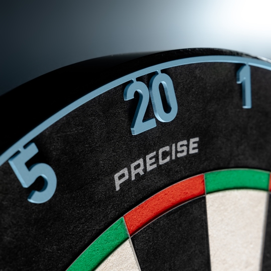 Ocelový terč Precise 180 Endorphine s číslovaným kroužkem - nekonečně modrá Auf dem Bild sieht man das Precise 180 Endorphine Steeldartboard mit Nummernring in Infinity Blue. Diese Dartscheibe ist für ein präzises Spiel konzipiert.