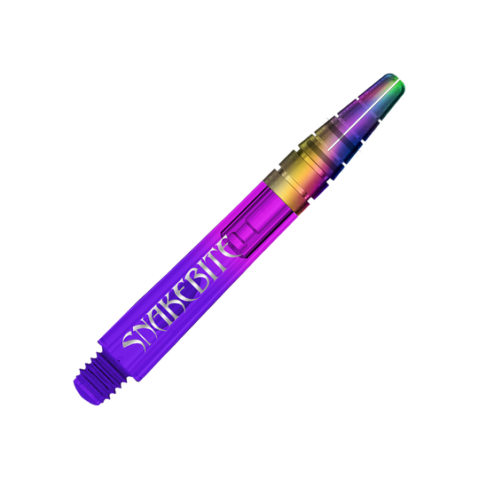 Auf dem Bild ist ein bunter Dart-Schaft in Lila- und Regenbogenfarben zu sehen. Auf dem Schaft steht das Wort "SNAKEBITE" in weißen Buchstaben.