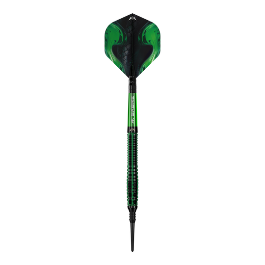 Šipky Mission Venom Softdarts - 20g Das Bild zeigt einen Softdart namens "Mission Venom Softdarts - 20g". Der Dart ist überwiegend schwarz und grün gestaltet und hat ein auffälliges, modernes Design.