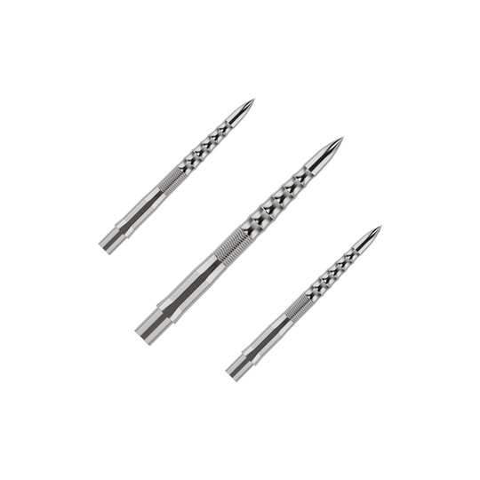 Špičky na šipky Mission Caliburn EVO - Ripple - Stříbrné Auf dem Bild sind drei silberne Steeldartspitzen mit einem strukturierten Griff zu sehen. Sie sind in einem Set angeordnet und haben ein modernes, geriffeltes Design.