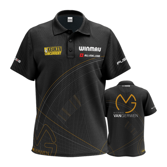 Polo šipková košile Winmau Limited Edition Tour Das Bild zeigt ein schwarzes Dartshirt mit verschiedenen Sponsorenlogos und dezenten goldenen Linien. Auf der Rückseite steht groß der Name "Michael van Gerwen" zusammen mit einem Logo.