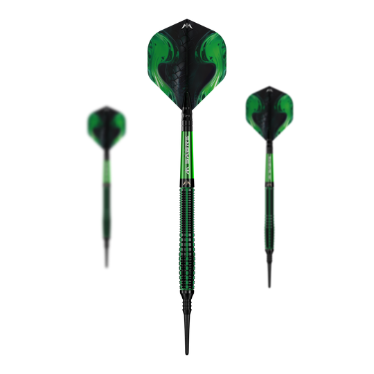Šipky Mission Venom Softdarts - 20g Das Bild zeigt drei grüne Mission Venom Softdarts mit schwarzen Akzenten. Die Darts haben ein Gewicht von 20 Gramm und ein auffälliges Schlangenmuster auf den Flights.